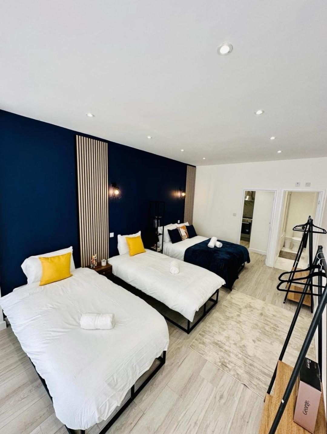 High Standard Central Studios Perfect For Tourists! لندن الغرفة الصورة