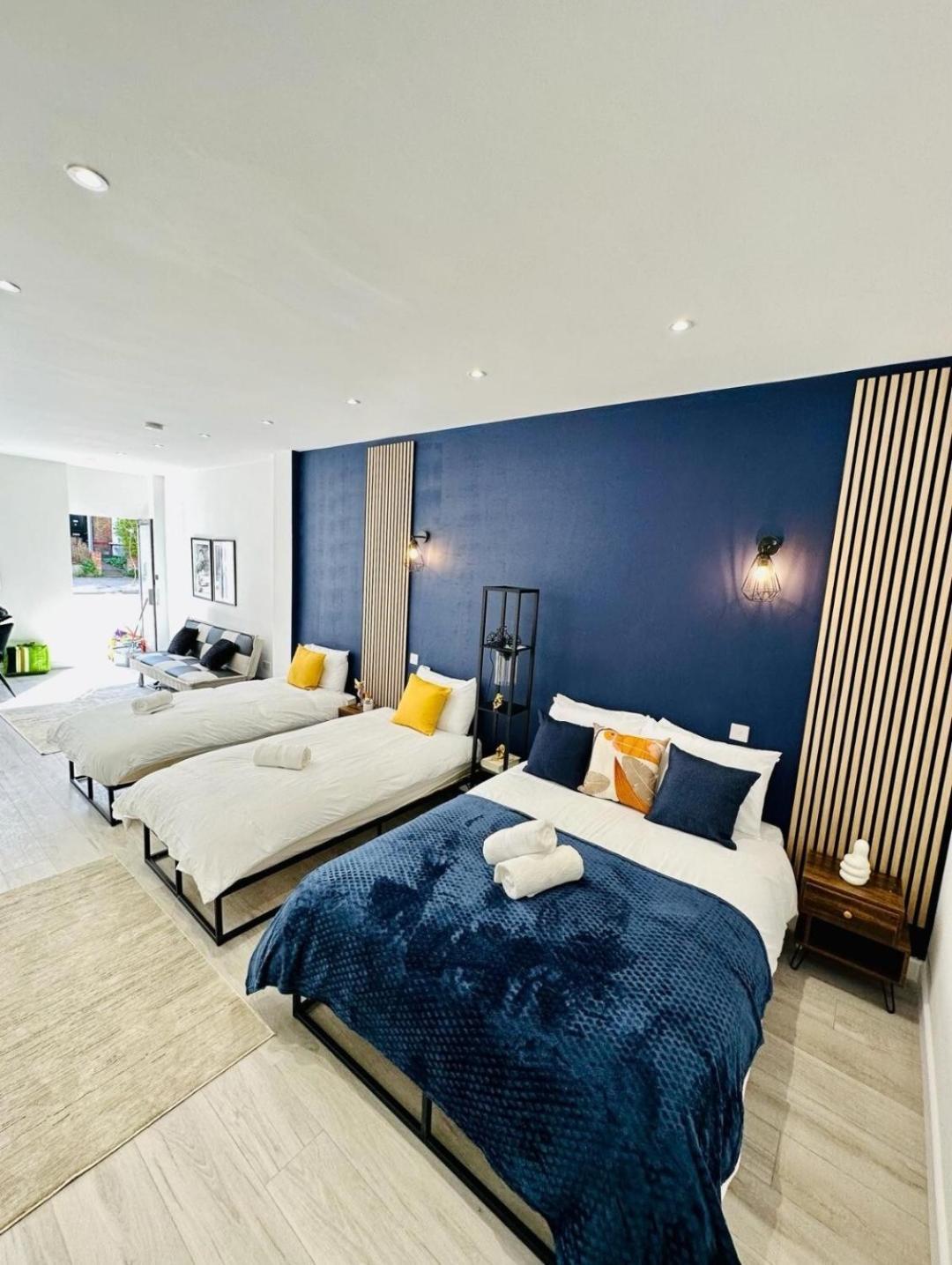 High Standard Central Studios Perfect For Tourists! لندن الغرفة الصورة